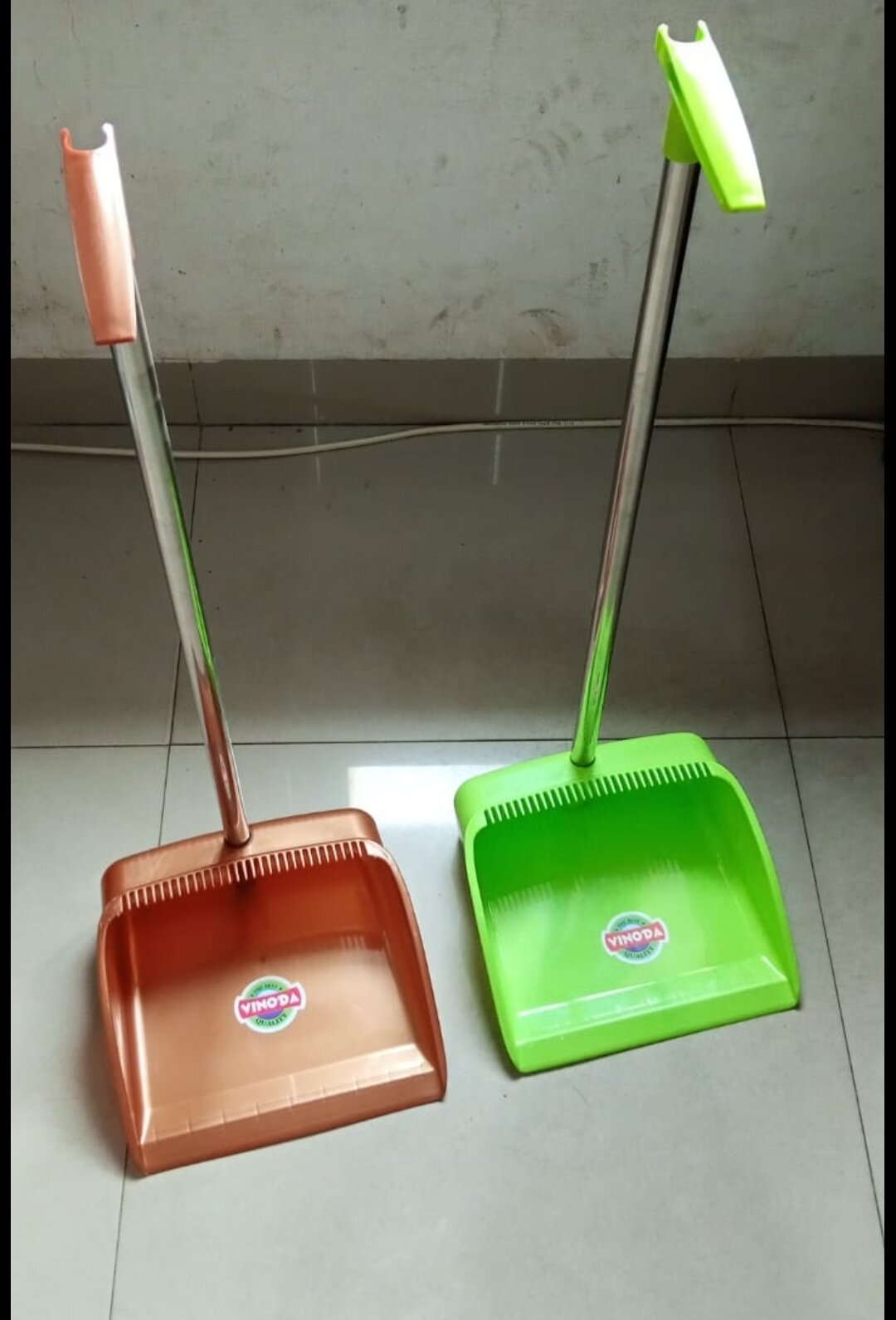 #ShopniQue - VINODA - Pengki Sisir / Serok Sampah Sisir Gagang Stainless / Alat Kebersihan Rumah
